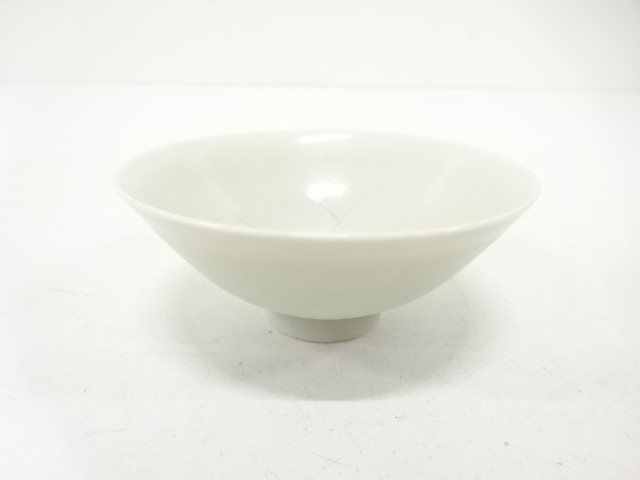  川瀬満之造　白磁彫　花文　盃